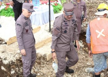 Kajati Maluku Resmi Meletakkan Batu Pertama Pembangunan Kantor Kejari Maluku Tenggara