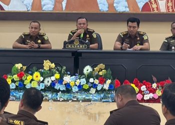 Plt Kajari SBB Memimpin Giat Paripurna Monev Capaian Kinerja Triwulan I