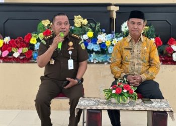 Tingkatkan Iman dan Ketaqwaan, Kejari SBB Gelar Kajian Rutin dan Doa Bersama