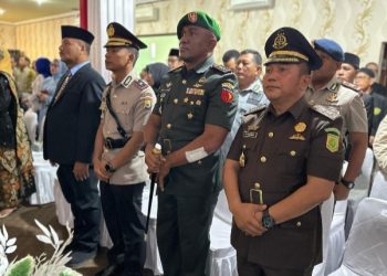 Plt Kajari SBB Hadiri Rapat Paripurna Sertijab dan Pidato Perdana Bupati dan Wabup 