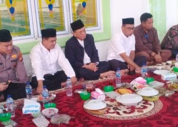 Bupati H. Bistamam Tinjau Balai Benih Ikan dan Berbuka Bersama di Rantau Kopar