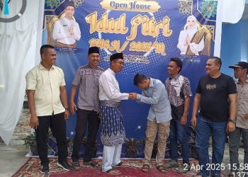 Open House di Rumah Wabup Jhoni Charles, Masyarakat yang Datang Sangat Ramai
