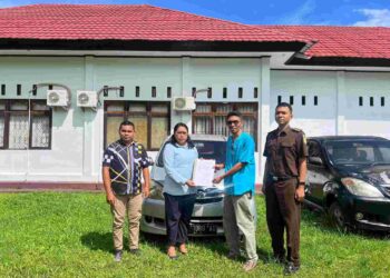 Datun Kejari SBB Serahkan 2 Unit Mobil ke BPKAD Hasil Penarikan Aset dari Eks Pegawai