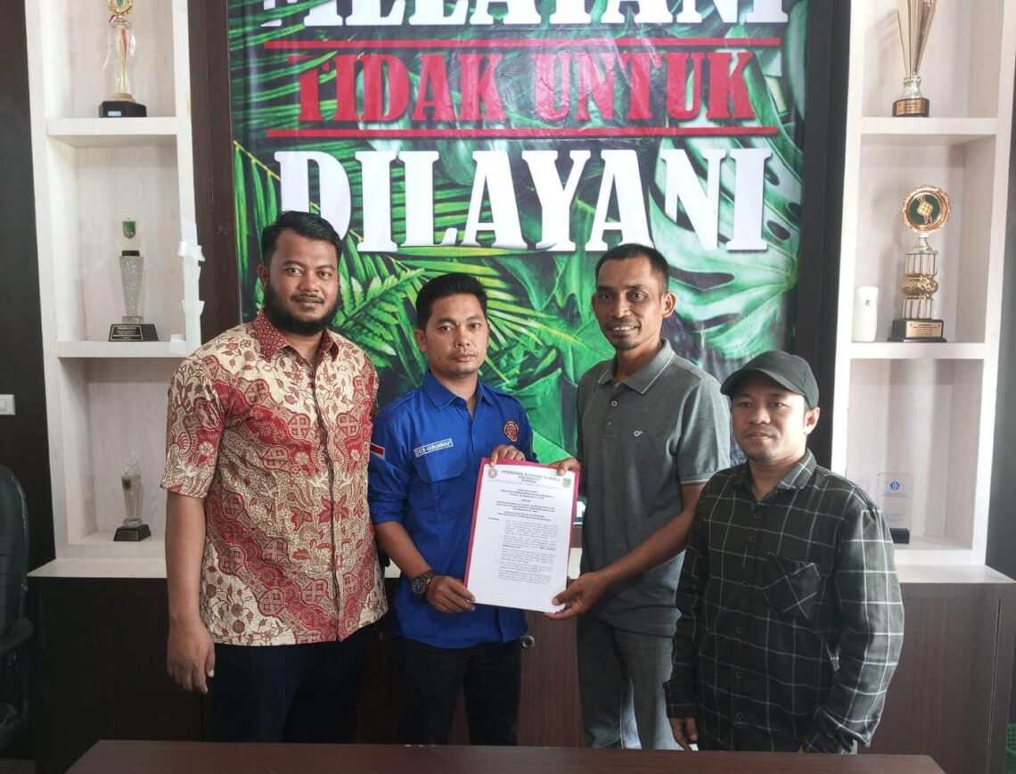 Hidupkan Peran Pemuda, Karang Taruna Kec Bangko Serahkan SK Kepengurusan Parit Aman