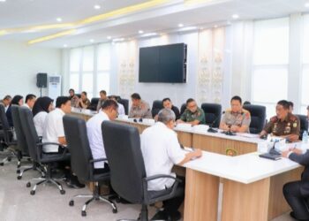 Rapat Bersama Forkopimda, Kajati Maluku Agoes SP Berikan Ultimatum 