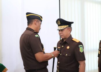 Kajati Agoes SP Lantik Pejabat Eselon II dan III Lingkup Kejati Maluku 