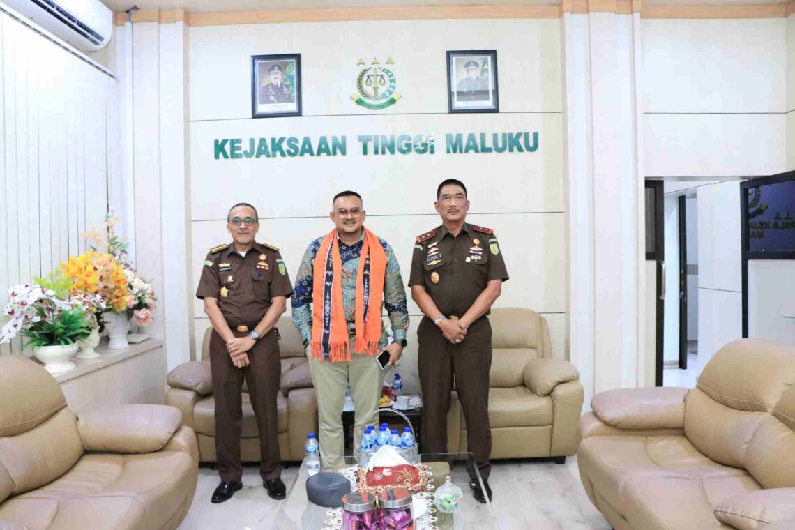 Kajati Maluku Agoes SP sambut Silaturahmi Anggota DPD RI Bisri As Shiddiq Latuconsina