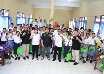 Cegah Bullying dan Penyalahgunaan Medsos, Kejati Maluku Masuk ke SMAN 6 dan SMA Pertiwi Ambon