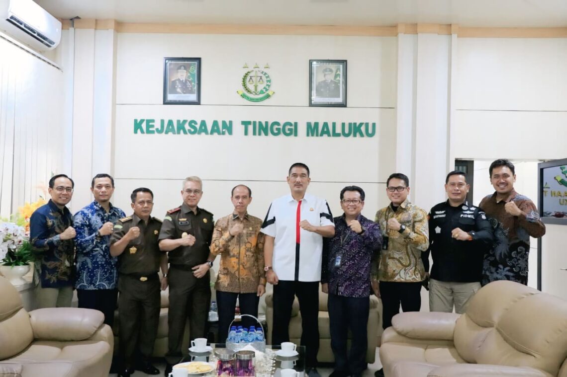 Kajati Agoes SP Terima Kunjungan Silaturahmi GM PLN UIW Maluku- Maluku Utara