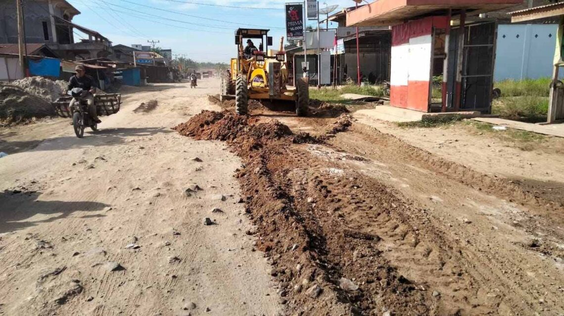 Dinas PUTR Ingatkan Perusahaan Proyek Rigid 26,5 Miliar Dikubu Bekerja Sesuai Spesifikasi 