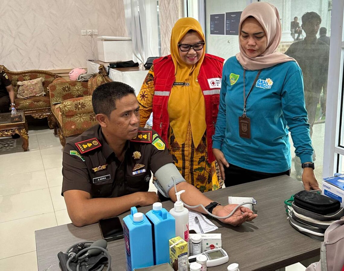 Peringati Hari Lahir Kejaksaan ke 80, Kejari Rokan Hilir Adakan Operasi Pasar Murah