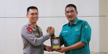 Kajati Maluku Terima Kunjungan Silaturahmi Kapolda Irjen Pol Prof. DR. Dadang Hartanto