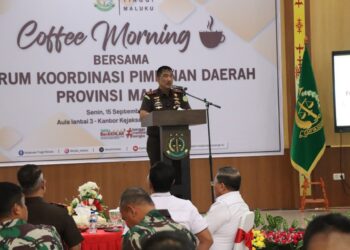 Kajati Maluku Agoes SP Berikan Arahan dalam acara Coffe Morning bersama Forkopimda (f: Penkum Kejati Maluku)