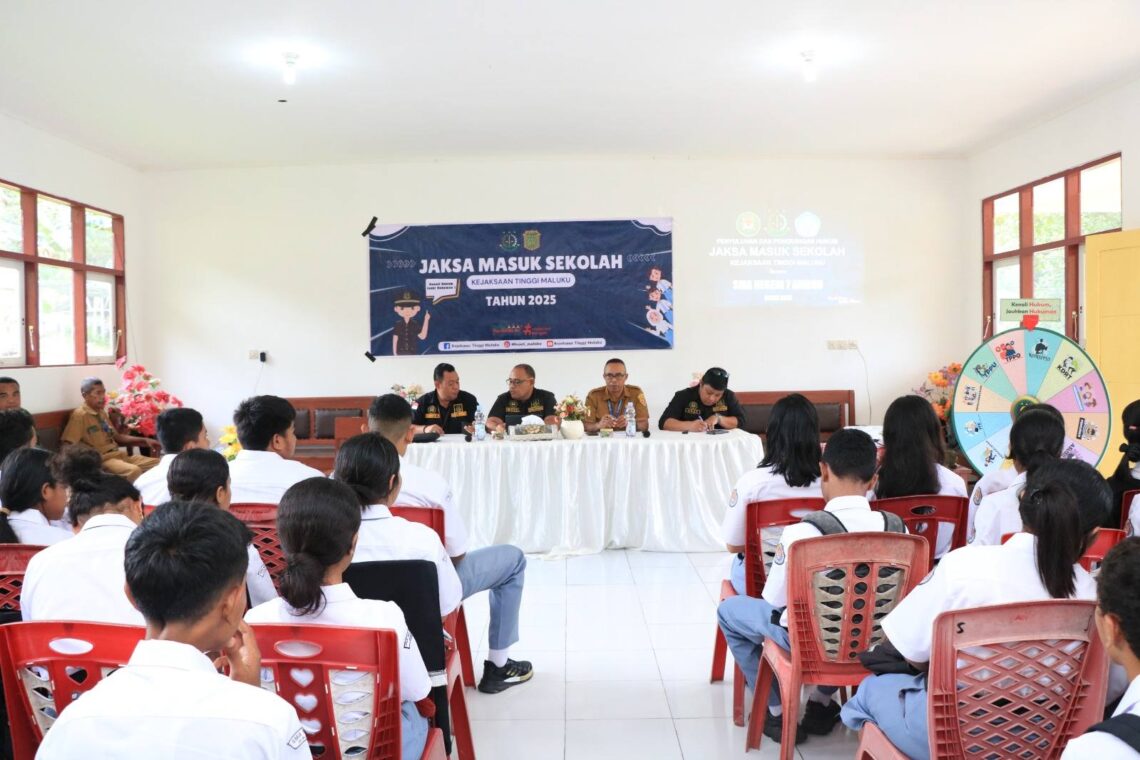 Tiga Jaksa Maluku Mendatangi SMKN 5 dan SMAN 7 Ambon, Ada Apa?