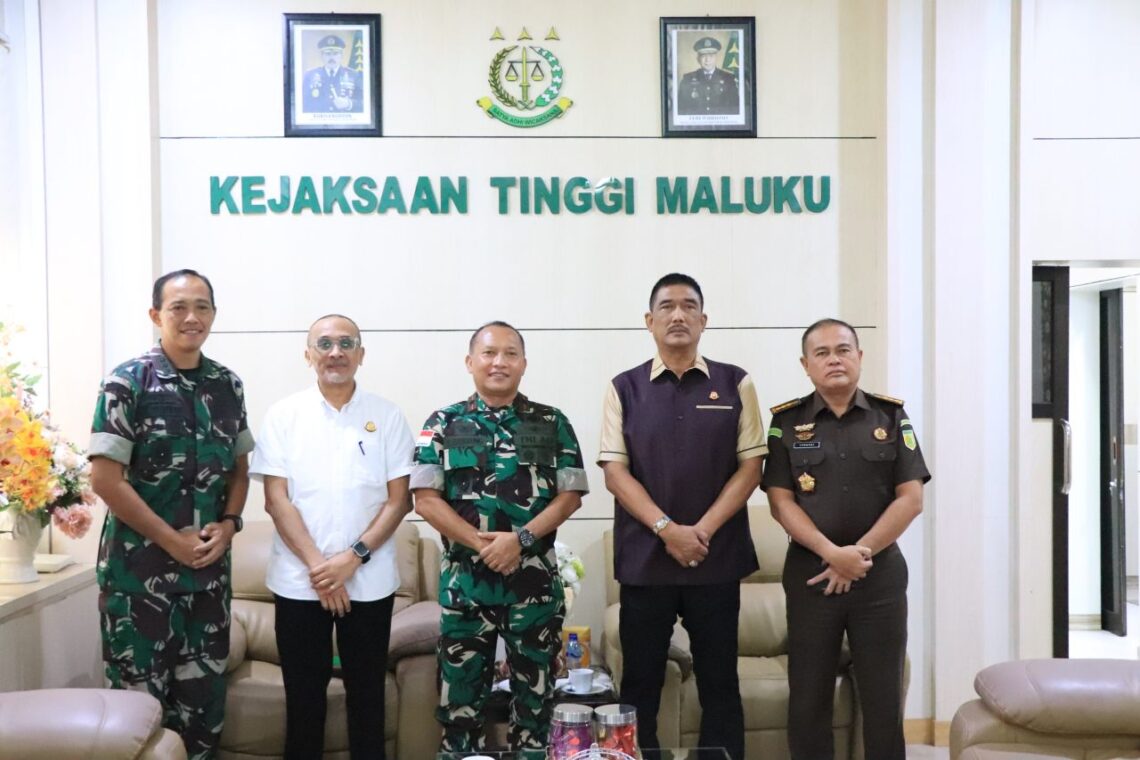 Kajati Maluku Bersama Jajaran Terima Kunjungan Silaturahmi Danrem 151/Binaiya