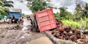 Jalan Lintas Sinaboi- Bagansiapiapi rusak Parah, Masyarakat Minta Perhatian Pemerintah