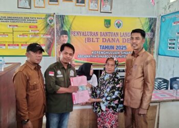 Dongkrak Perekonomian Daerah, Penghulu Sinaboi Rafika Salurkan BLT Tahun 2025