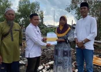 Penghulu Rafika Ucapkan Terima Kasih ke Baznas, Korban Kebakaran Dapat Bantuan