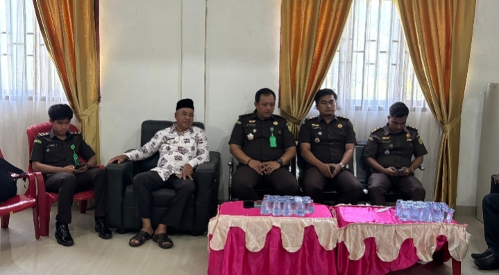 Bahas Penguatan BUMKep, Bumdes, Bahkan Hubungan Media, Kejari Rohil ke Panipahan