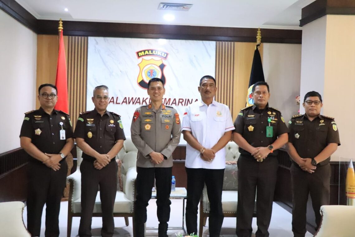 Akhiri Masa Tugas, Kajati Agoes SP & Wakajati Maluku Pamit dengan Forkopimda