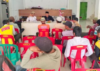 Terkait pelaksanaan Atip Jalan. Masyarakat Kepenghuluan Sungai Bakau adakan Musyawarah (f: Iwandi)