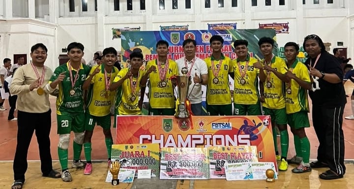 Tampil Juara, Tim futsal The Guy FC Harumkan Nama Raja Bejamu Sinaboi