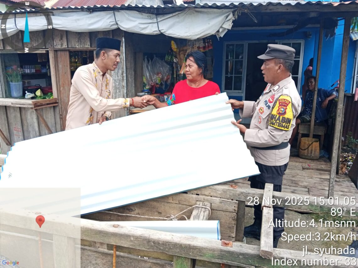 Penghulu Sinaboi Berikan Bantuan pada Masyarakat Terdampak Musibah Angin Kencang 