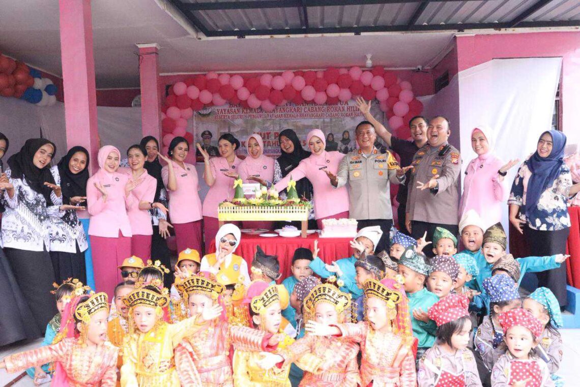 Peringati HUT PGRI ke- 80, Berikut Pesan Kapolres Rohil & Ketua Yayasan Kemala Bayangkari