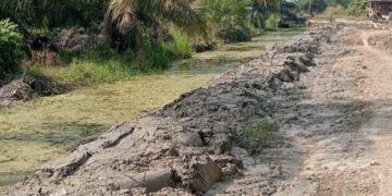 Parit Jalan KH. M.Yusuf Kepenghuluan Darussalam di Normalisasi