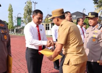 Berhasil Ungkap Sabu Terbesar di Riau, Personil Sat Narkoba Polres Rohil Raih Penghargaan