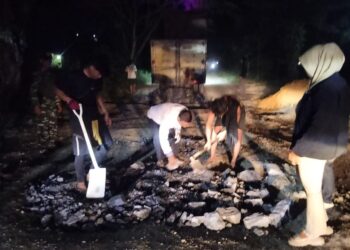 Sejumlah titik ruas jalan lintas kecamatan Sinaboi Bagansiapiapi telah di timbun (Iwandi)