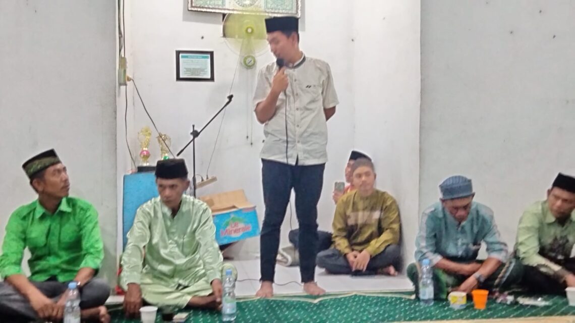 Camat Sinaboi Sholat Tarawih dan Silahturahmi di Musholla Al-Muslimin 