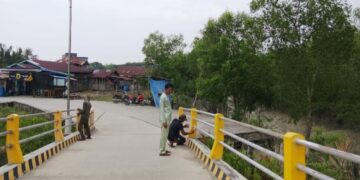 Penghulu Sinaboi Lakukan Pemeliharaan Jembatan Sinaboi
