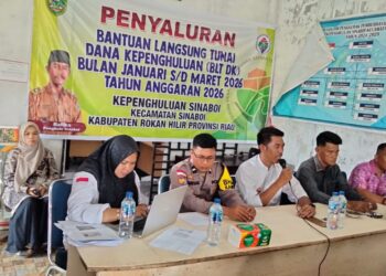 Penghulu Sinaboi Rafika Pimpin dan buka kegiatan Penyaluran BLT-DK tahun Anggaran 2026 (f: Iwandi)