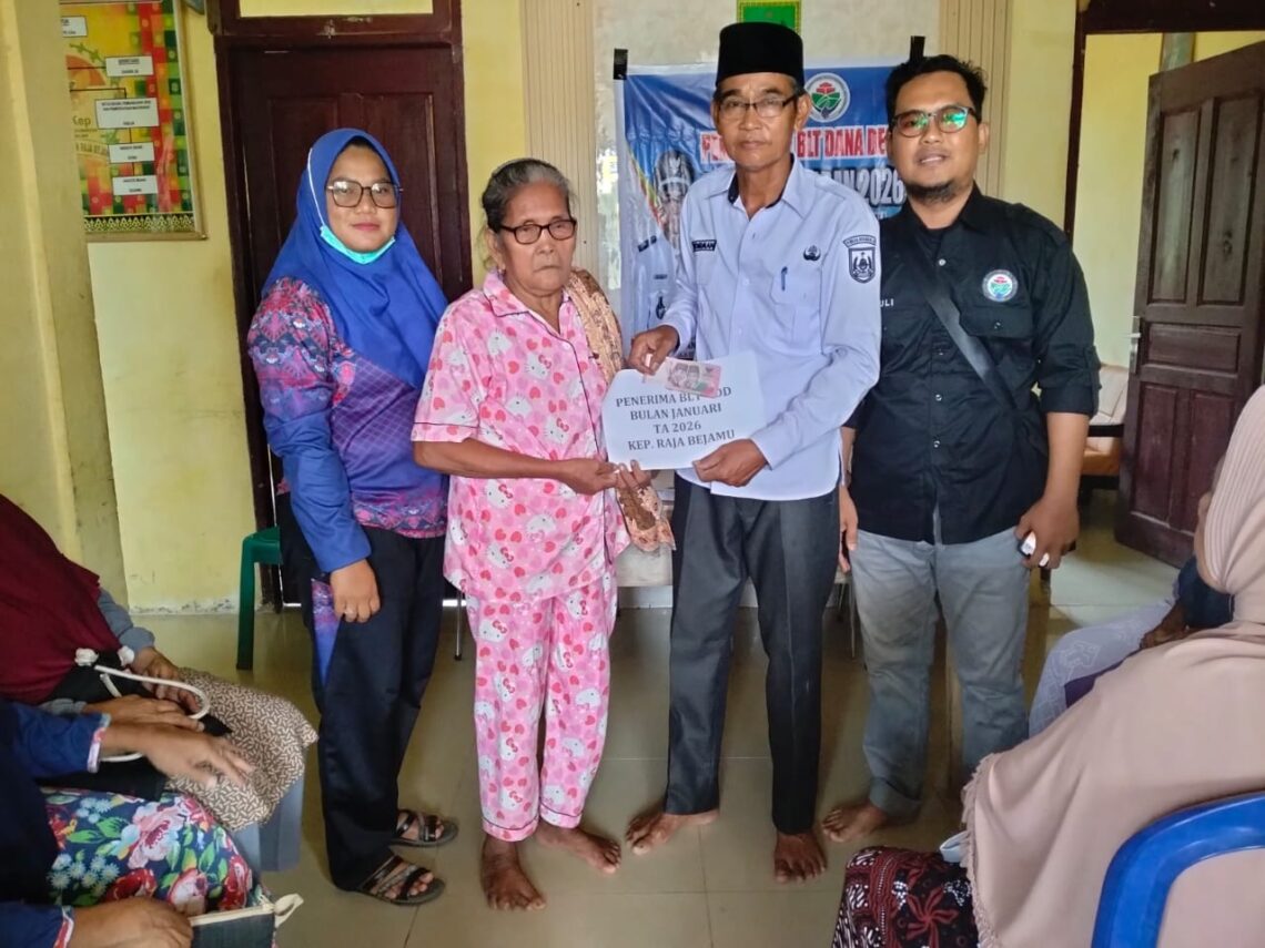 Ringankan Beban Ekonomi Masyarakat, Kepenghuluan Raja Bejamu Bagikan BLT-DK Tahun Anggaran 2026