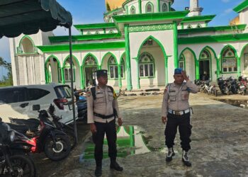 Personil Polsek Sinaboi ditengah menghadapi hari besar Idul Adha tidak libur dan tetap bertugas menjaga kamtibnas (Iwandi)