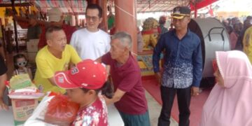 Kelenteng Tin Hai King Salurkan Bantuan Sembako ke Masyarakat 