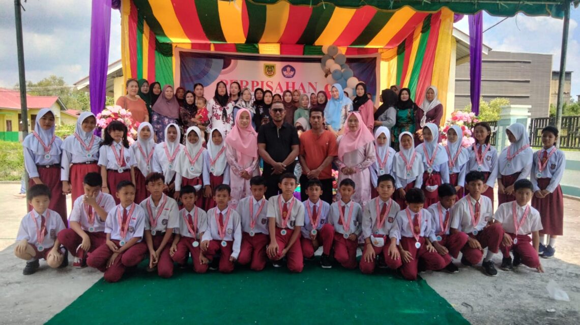 Pj. Penghulu Syafri Hadiri Perpisahan & Pelepasan Siswa-siswi Kelas VI SDN 004 Sinaboi