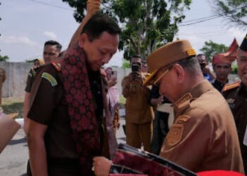 Kajati Riau I Dewa Gede Wirajana SH.,MH. melakukan kunjungan kerja di Kabupaten Rokan Hilir di sambut baik Oleh Forkopimda (f: Haes)