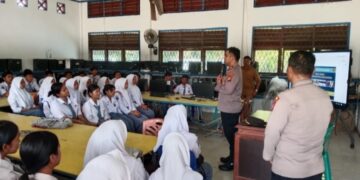 Kapolsek Sinaboi Berikan Penyuluhan Hukum Bahaya Narkoba di SMAN 1 