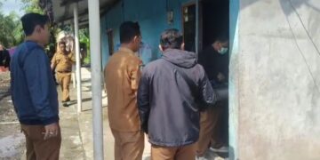 Camat Sinaboi Dampingi Puskesmas Gelar Fogging di Raja Bejamu