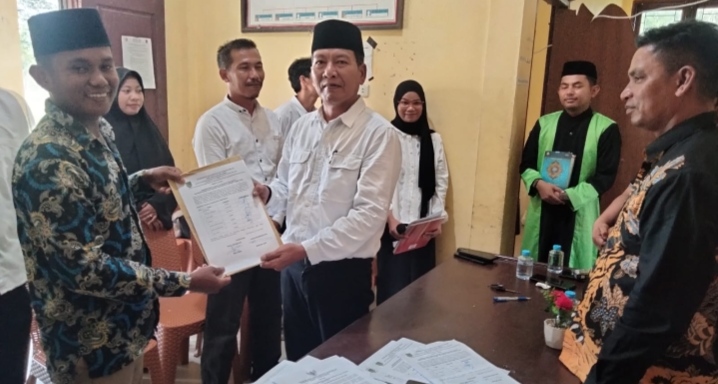 Panitia serta Pengawas Pilpeng 2026 Raja Bejamu Resmi Dilantik dan Bertugas