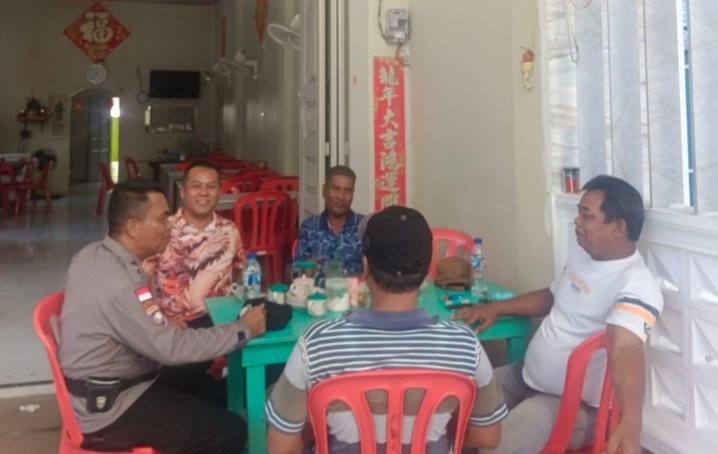 Kanit Binmas Polsek Panipahan Silaturahmi Dengan Tokoh Masyarakat