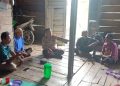 Bhabinkamtibmas Darussalam Sambangi Warga, Sampaikan Pesan Kamtibmas